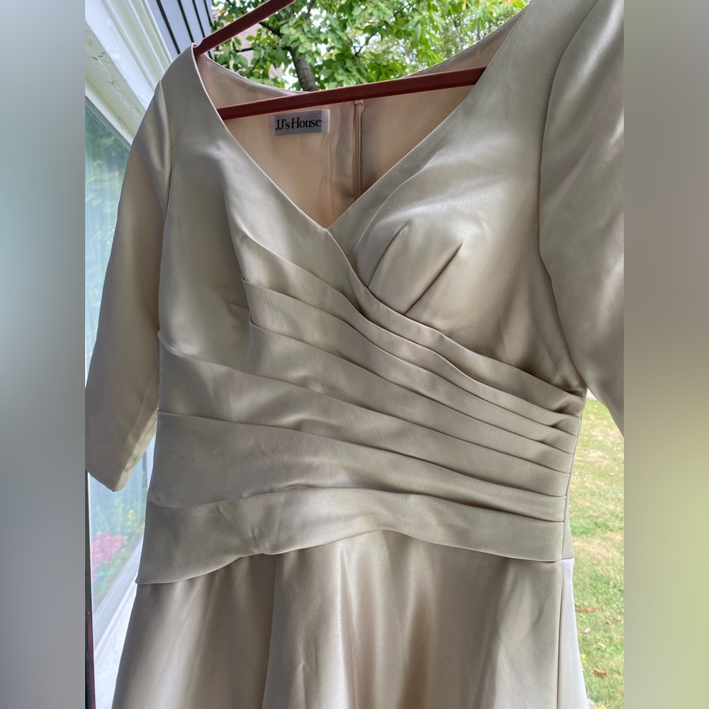 Mother of the Bride Tea Length V Neck Satin Dress - Picture 4 of 12